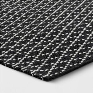 ROOM ESSENTIALS NWT small diamond area rug -charcoal -4x5’6”